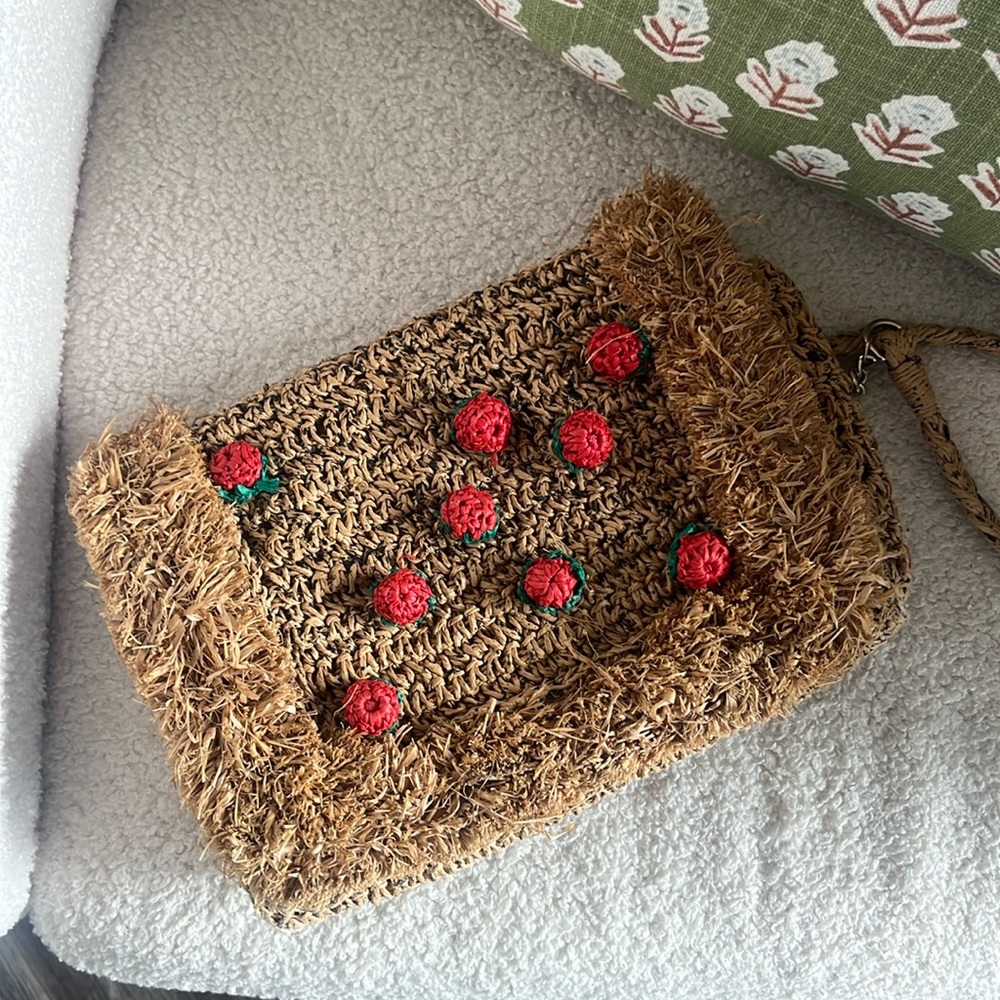 Zara strawberry straw raffia clutch bag - Picture 6 of 11